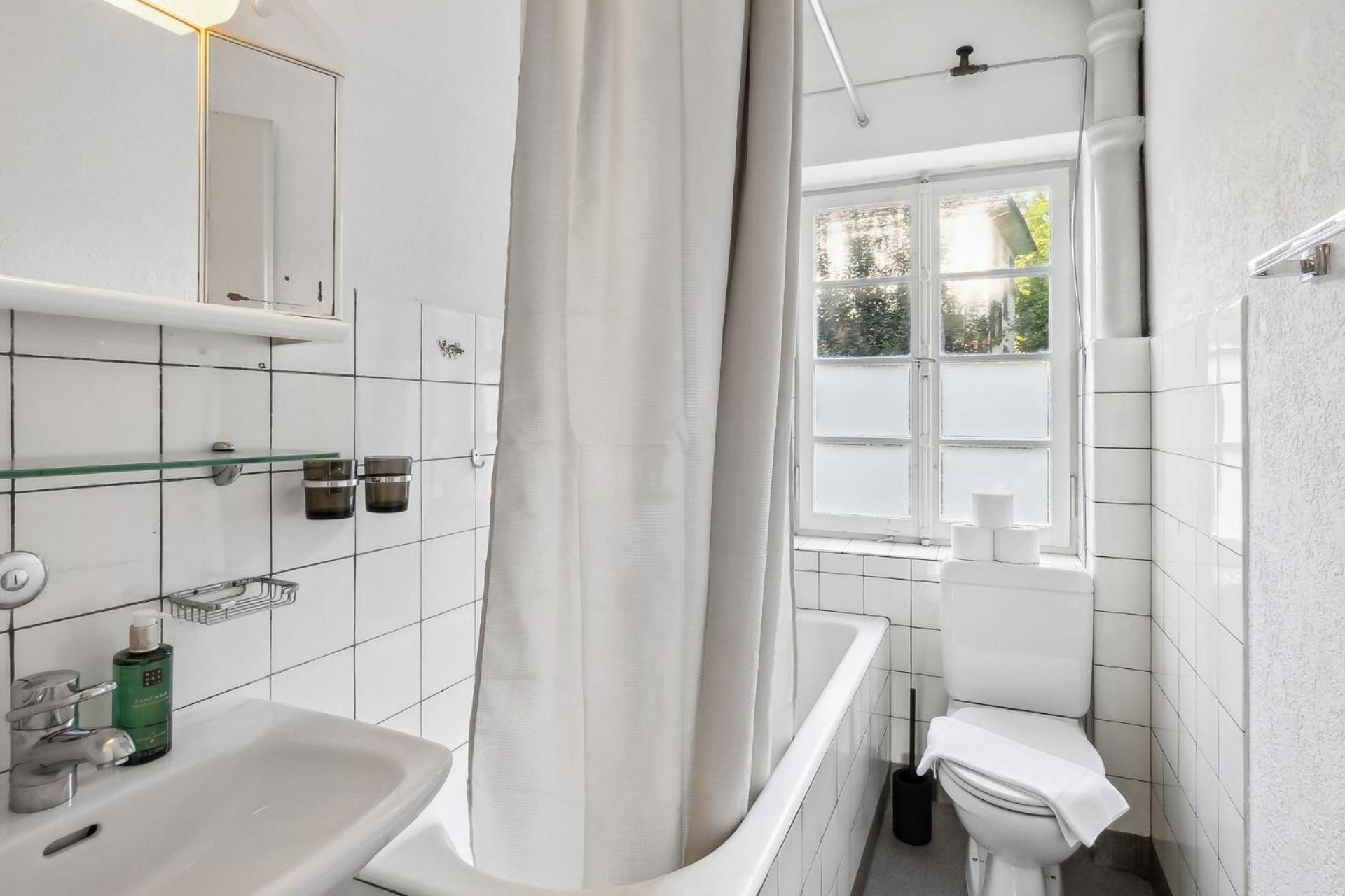 Homey Comfort In Oerlikon Zurich Luaran gambar